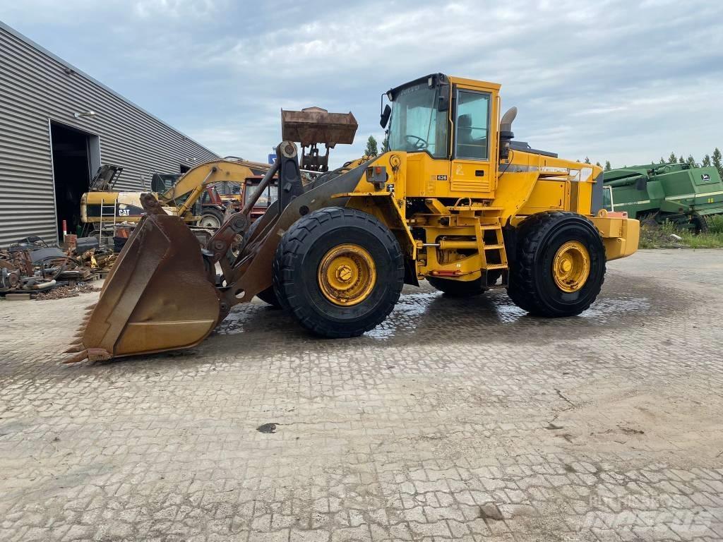 Volvo L180C لوادر بعجل