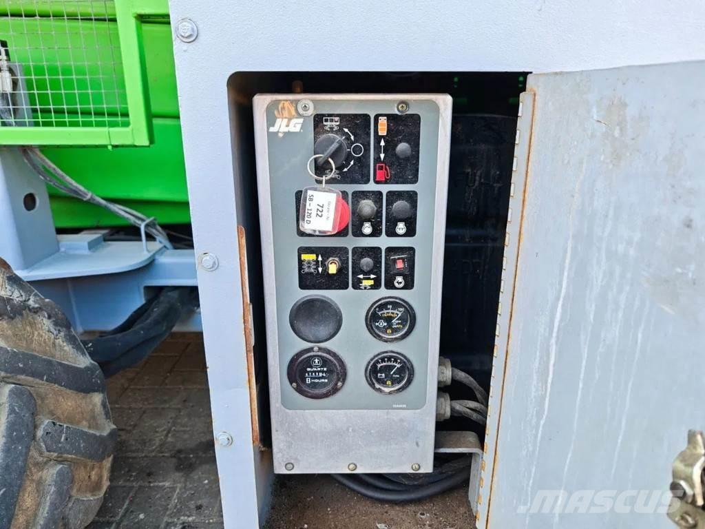 JLG 33 RTS رافعات مقصية الشكل