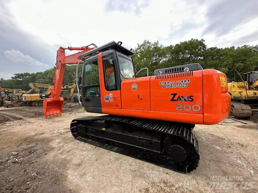 Hitachi ZX200 حفارات زحافة