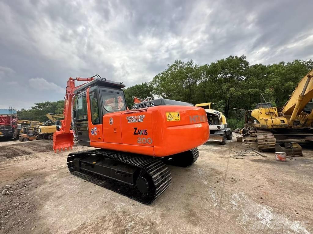 Hitachi ZX200 حفارات زحافة