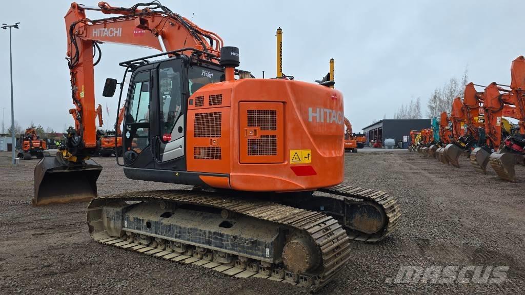 Hitachi ZX 225USLC-6 حفارات زحافة