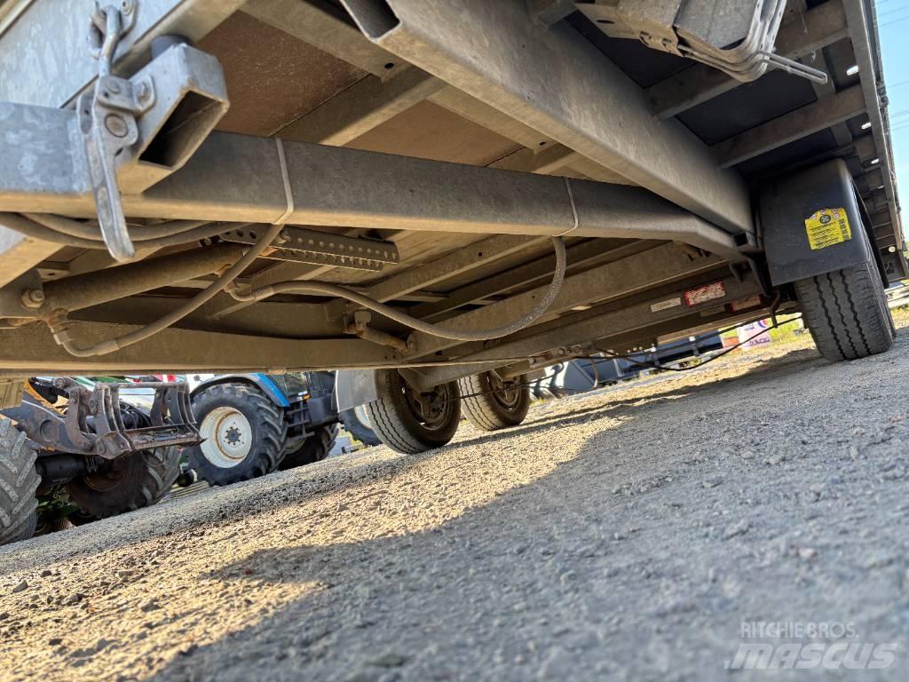 Lorries PLB35 مقطورات خفيفة