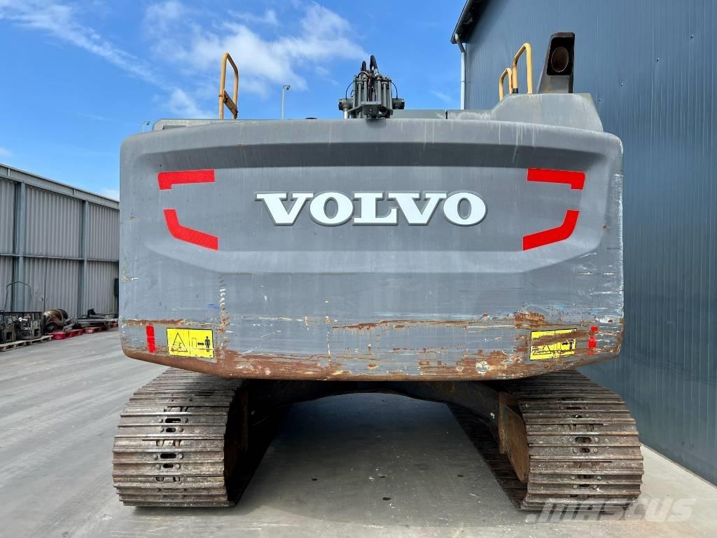 Volvo EC250E L حفارات زحافة