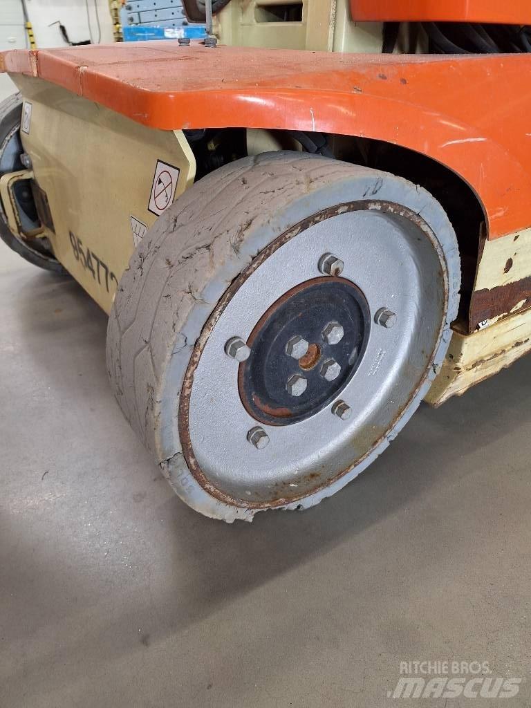 JLG Toucan 10 E رافعات السارية الرأسية