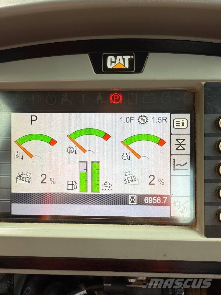 CAT D 6 T LGP بلدوزرات مجنزرة