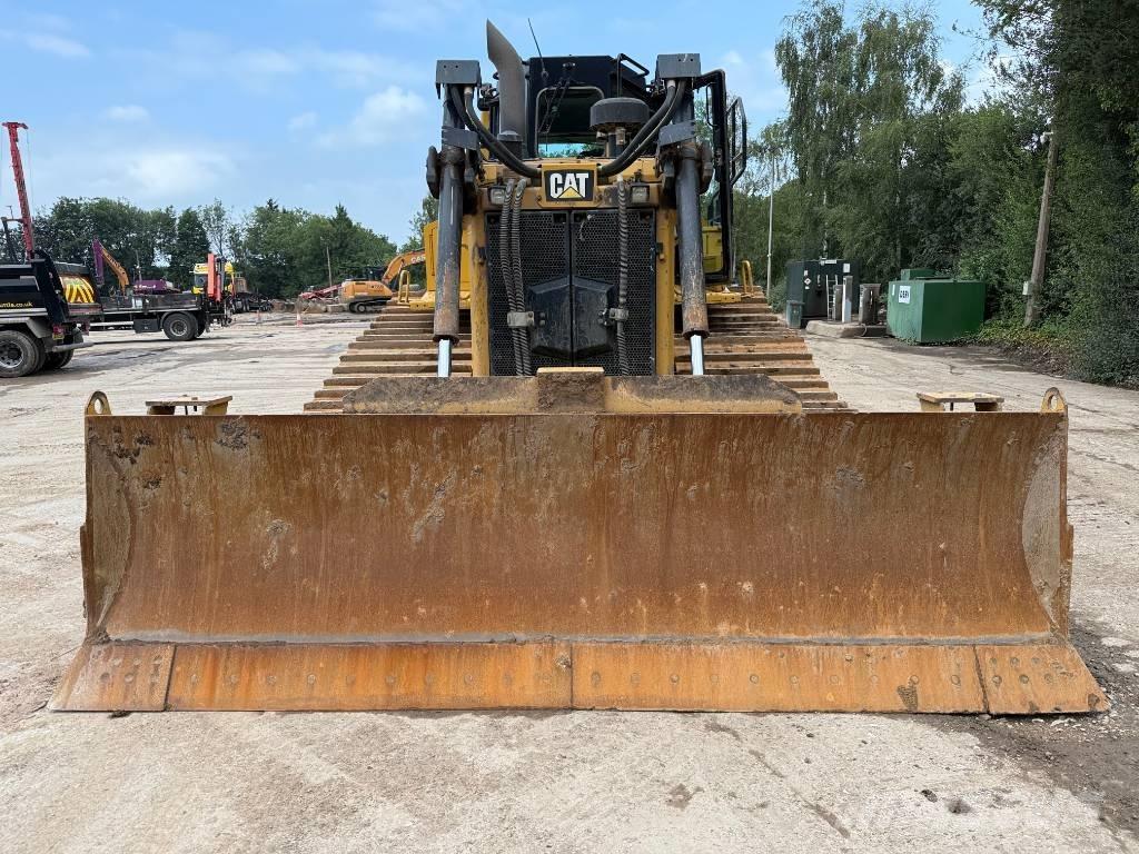 CAT D 6 T LGP بلدوزرات مجنزرة