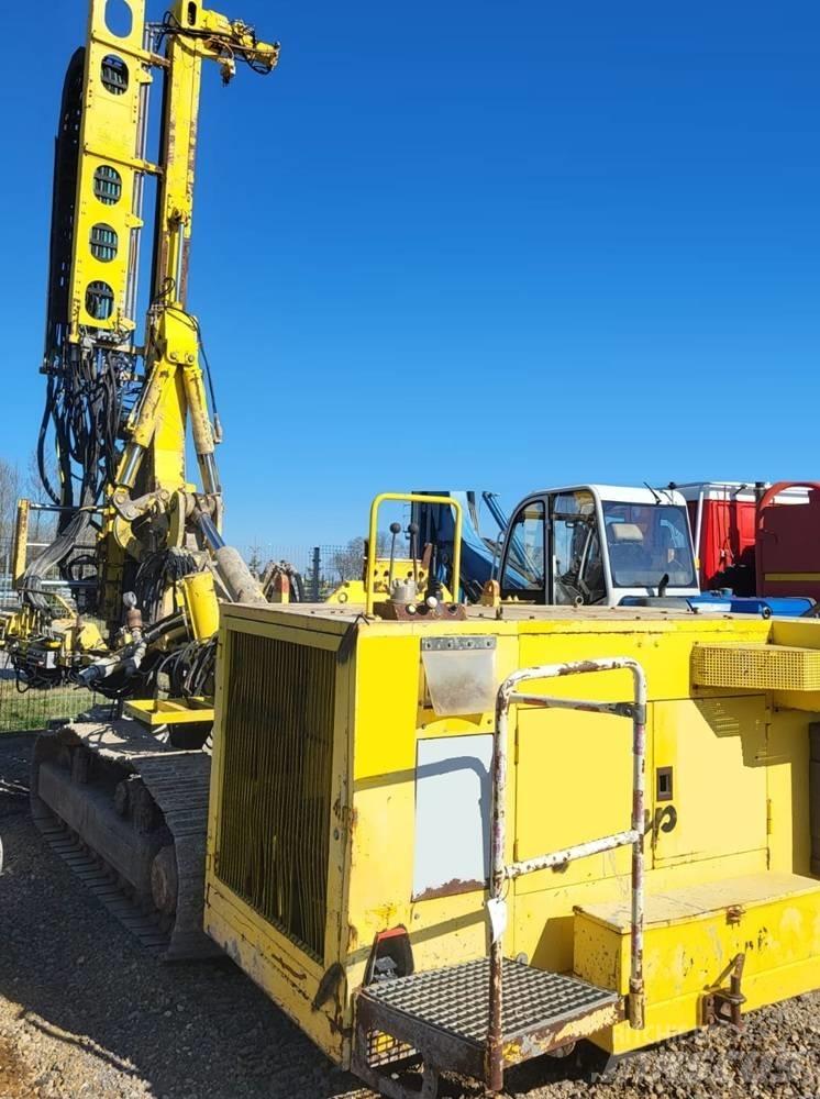Klemm KR806-3D منصات دق خوازيق