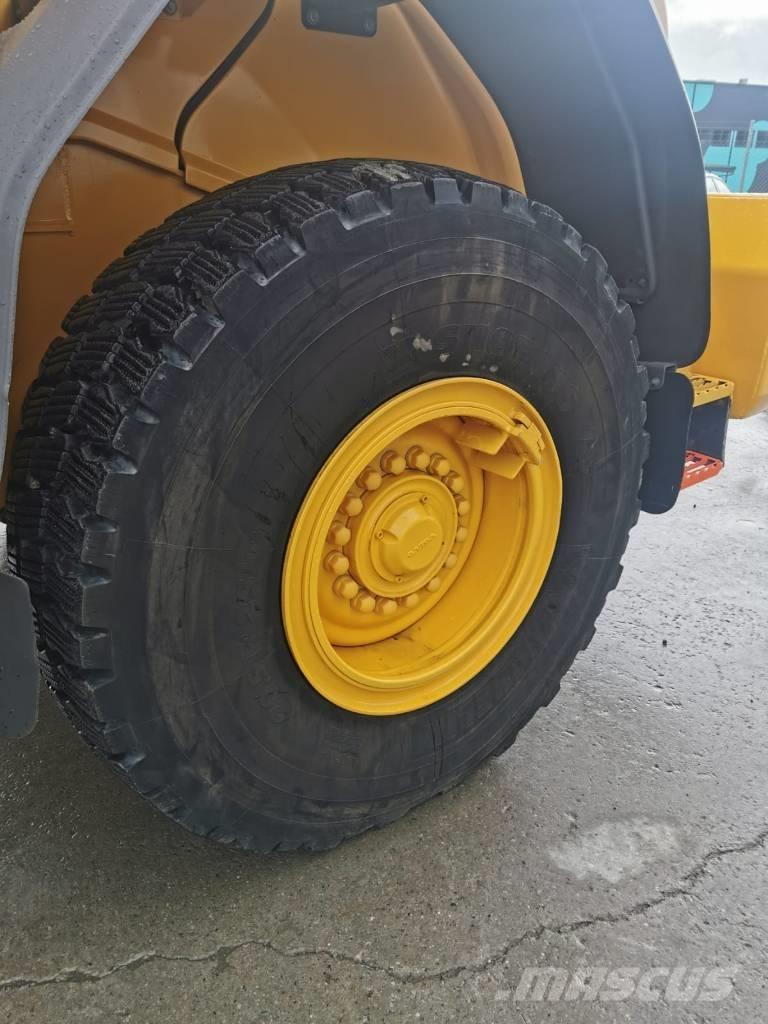 Volvo L 90 H2 لوادر بعجل