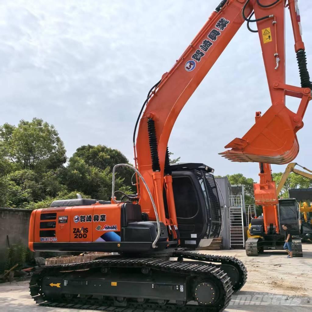 Hitachi ZX 200-3 G حفارات زحافة