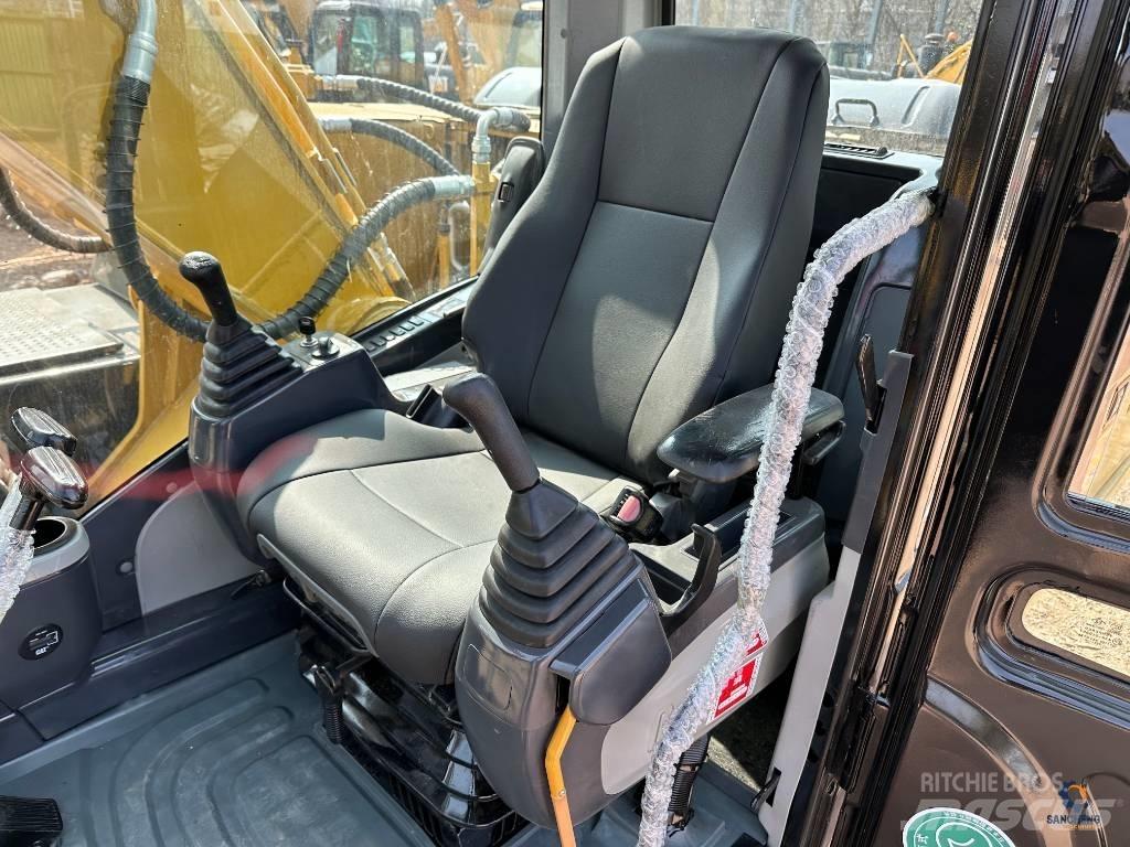 CAT 320 D L حفارات زحافة