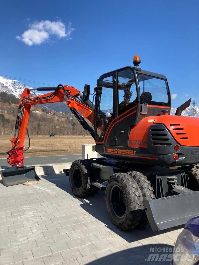 Messersi M 70 W حفارات بعجل