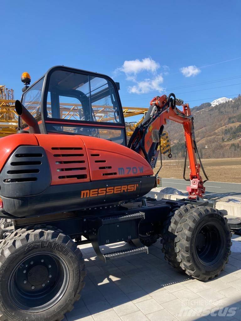 Messersi M 70 W حفارات بعجل