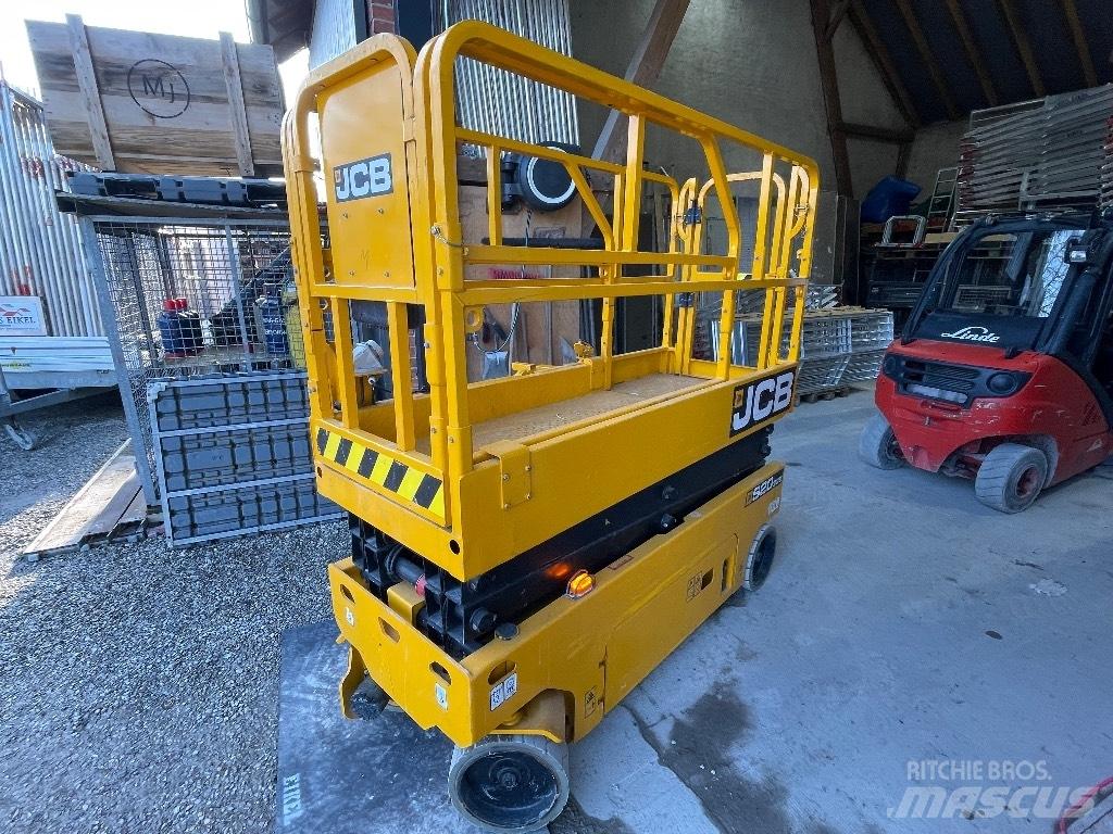 JCB S 2032 E رافعات مقصية الشكل