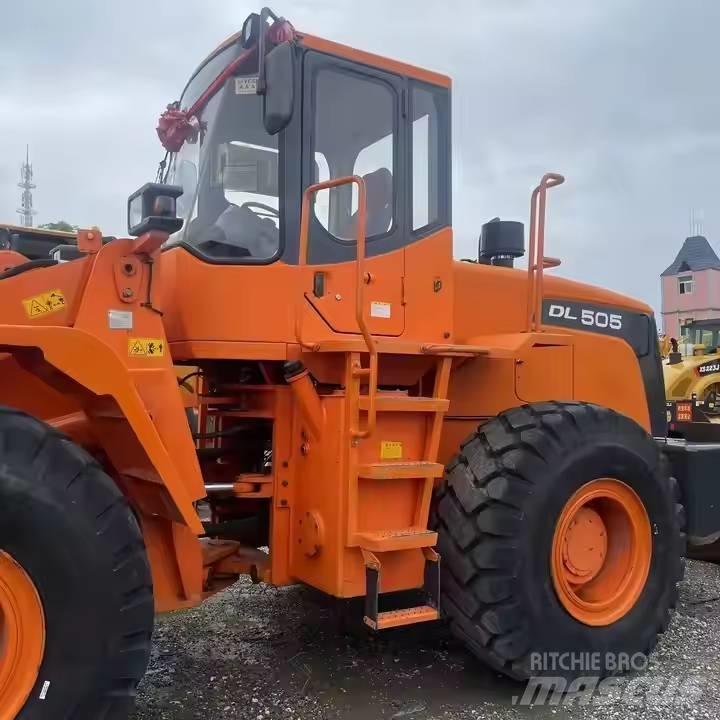 Doosan DL505 لوادر بعجل