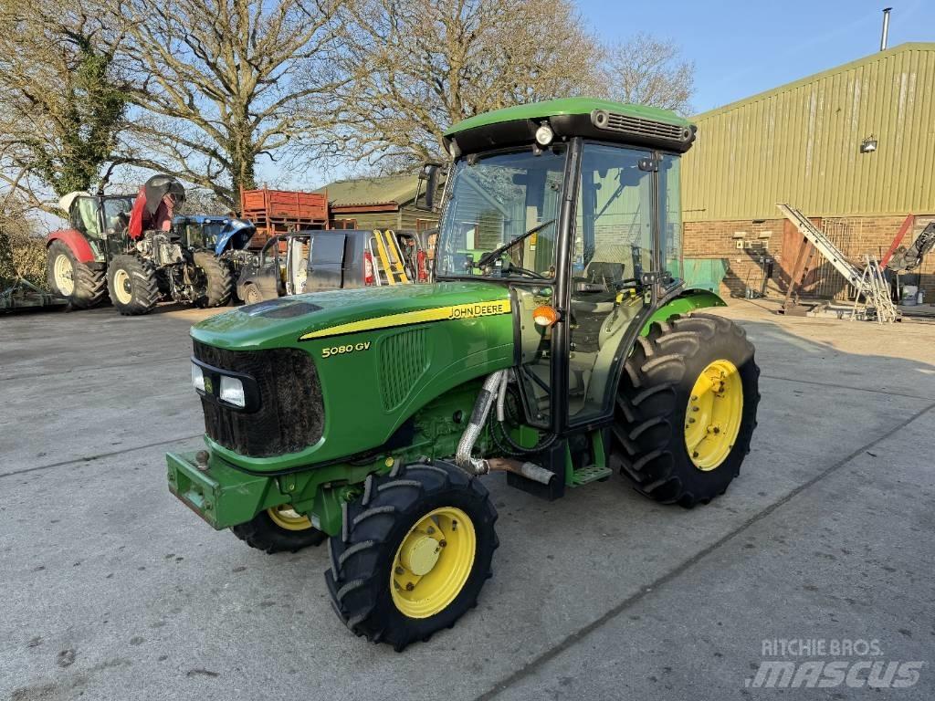 John Deere 5080 GV الجرارات