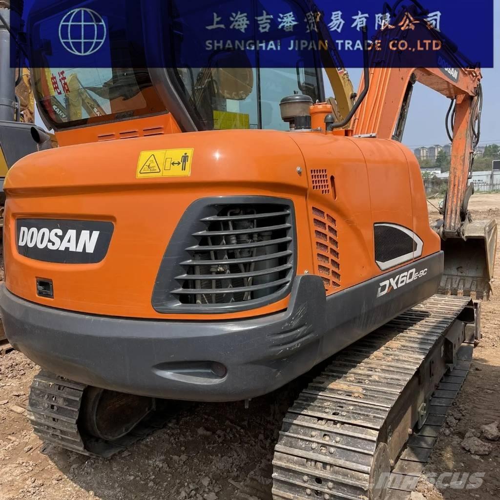 Doosan DX 60 حفارات زحافة