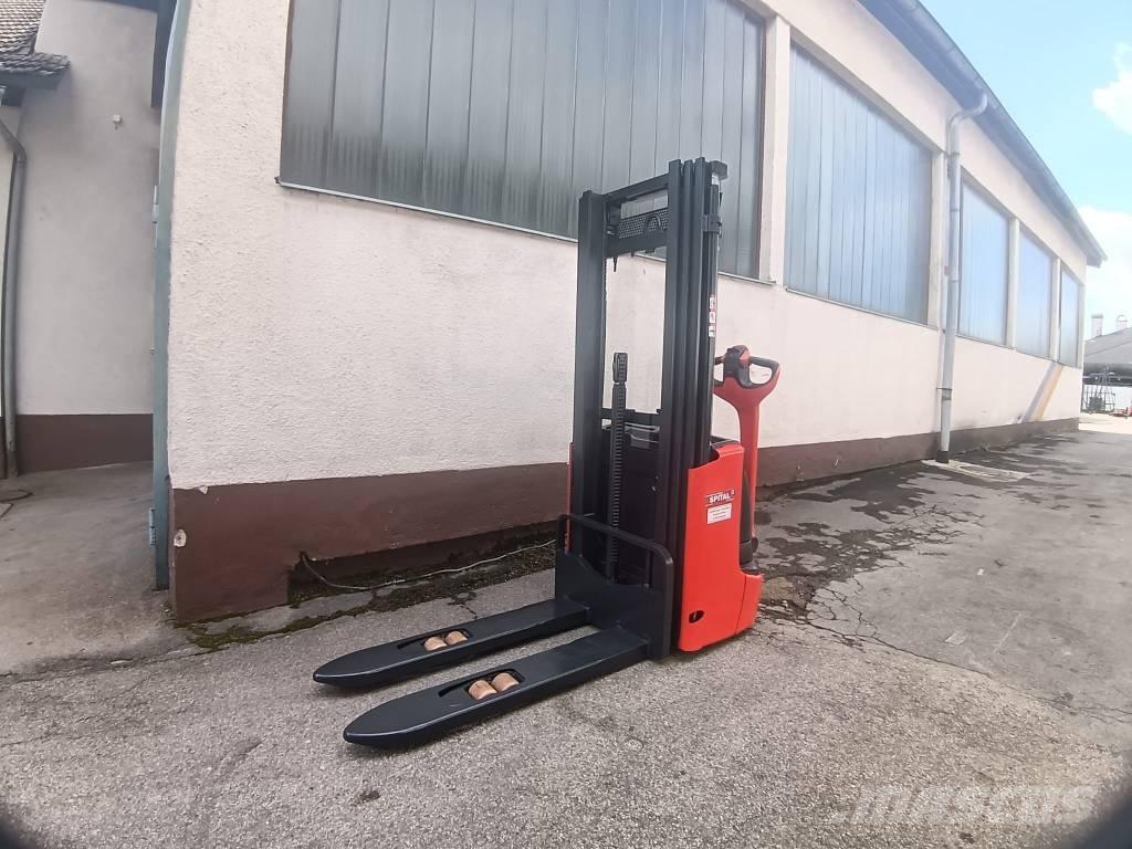 Linde L 12 شاحنات مناولة ذاتية الدفع