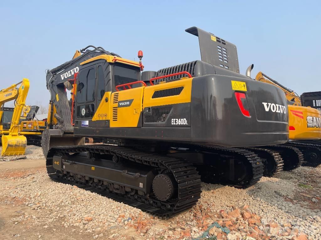 Volvo 360 حفارات زحافة