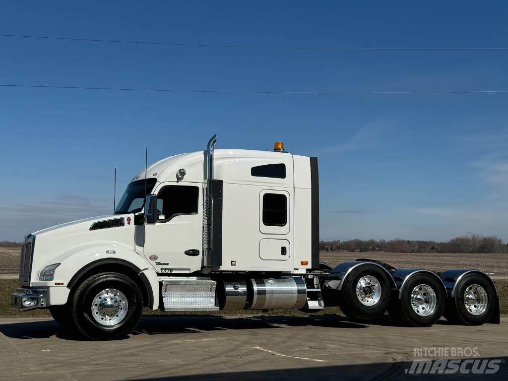 Kenworth T880 وحدات الجر