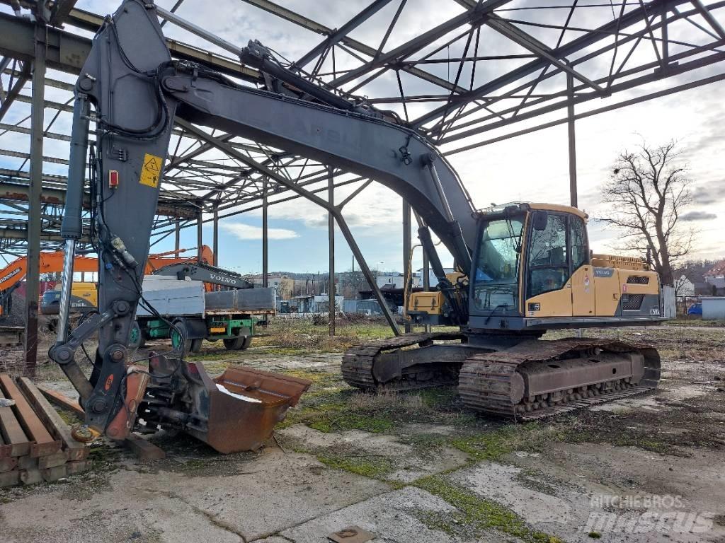 Volvo EC 250 D L حفارات زحافة