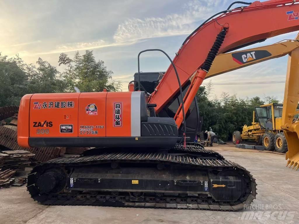 Hitachi ZX 200 حفارات زحافة