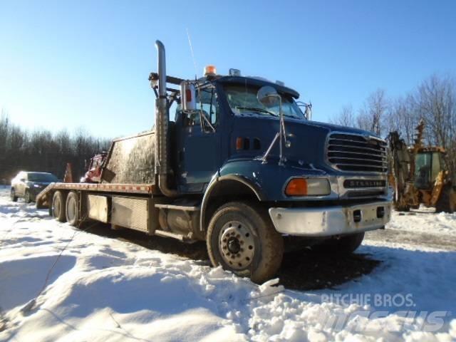 Sterling L 9500 شاحنات مسطحة/مفصلية الجوانب