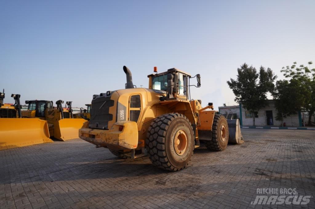 Volvo L 220 G لوادر بعجل
