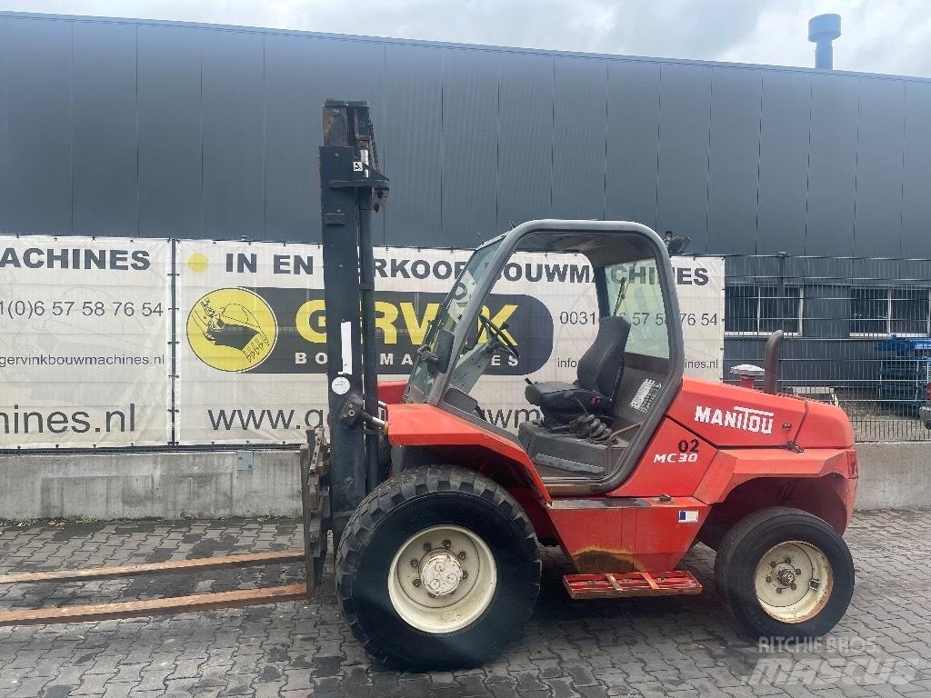 Manitou MC 30 شاحنات الطرق الوعرة