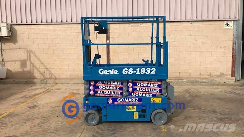 Genie GS 1932 رافعات مقصية الشكل