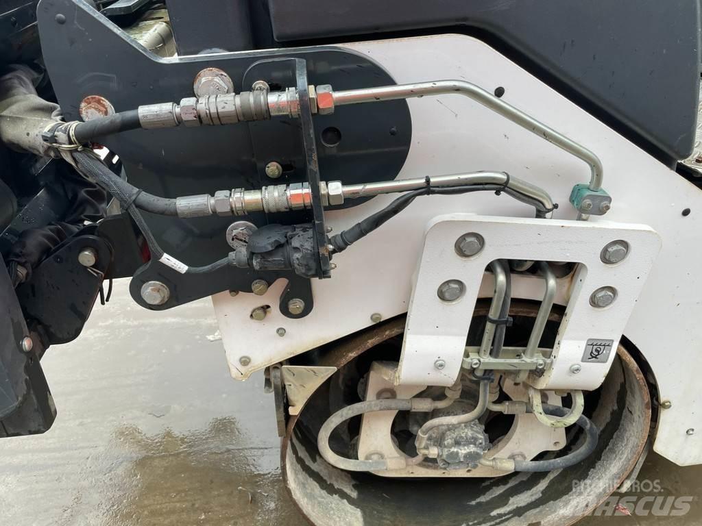 Bomag BW 100 AD-5 مداحل ثنائية الاسطوانة