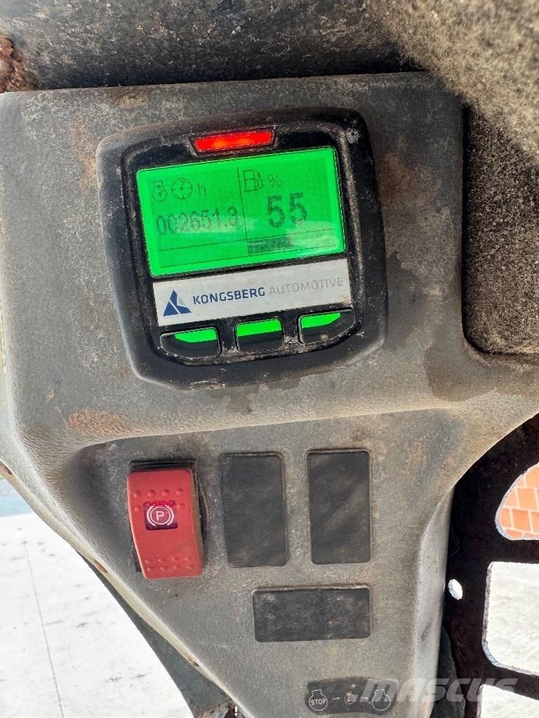 Gehl V 400 لوادر انزلاقية التوجيه