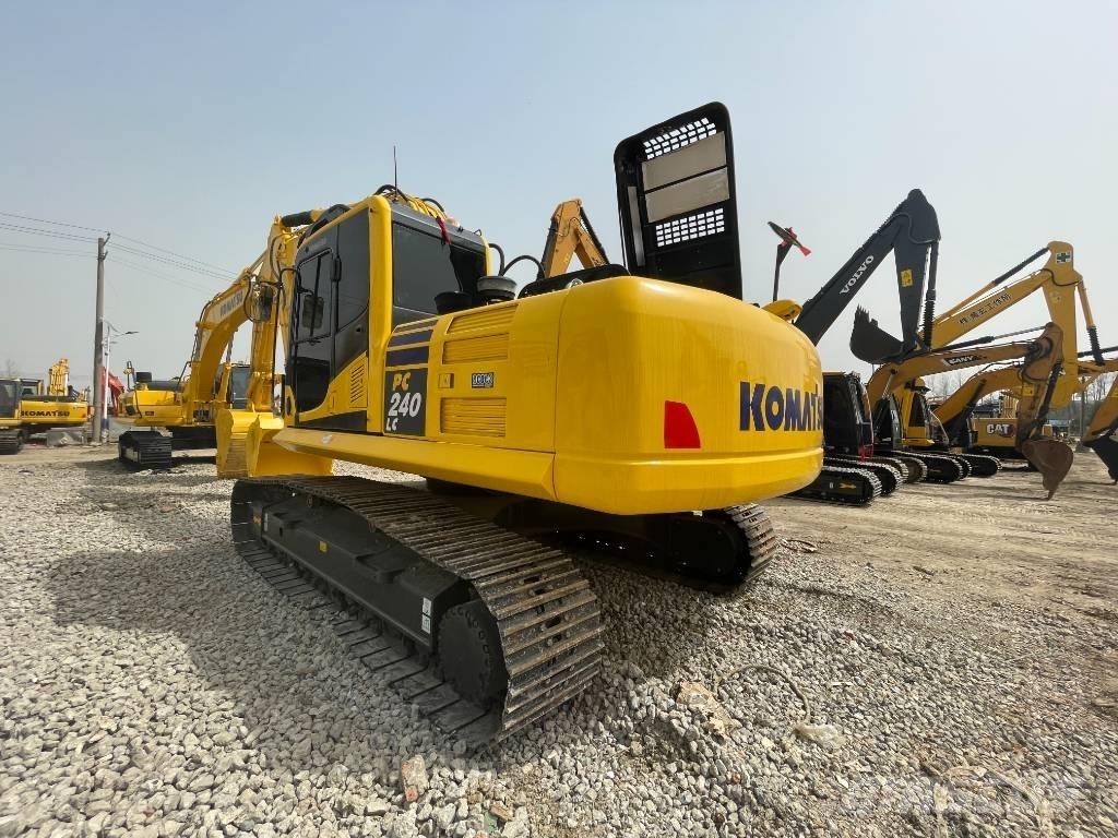 Komatsu PC 240 حفارات زحافة