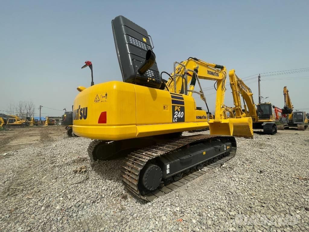 Komatsu PC 240 حفارات زحافة