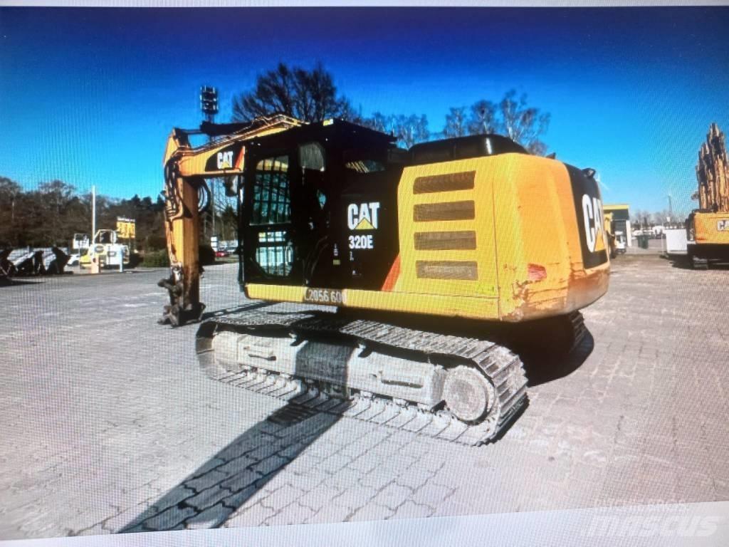 CAT 320 EL حفارات زحافة