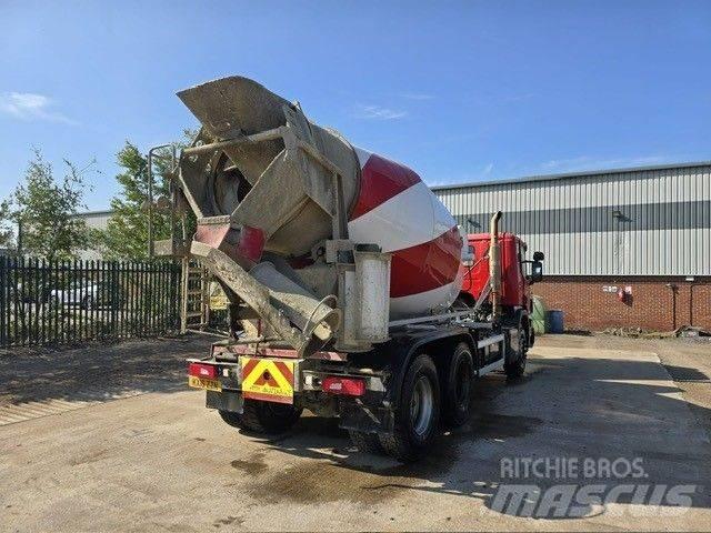 Scania P 320 شاحنات خرسانة