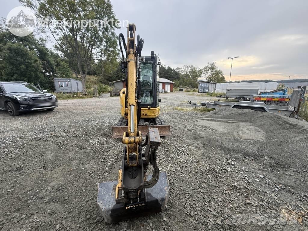 Komatsu PC 26 MR حفارات صغيرة أقل من 7 طن (حفارات صغيرة)
