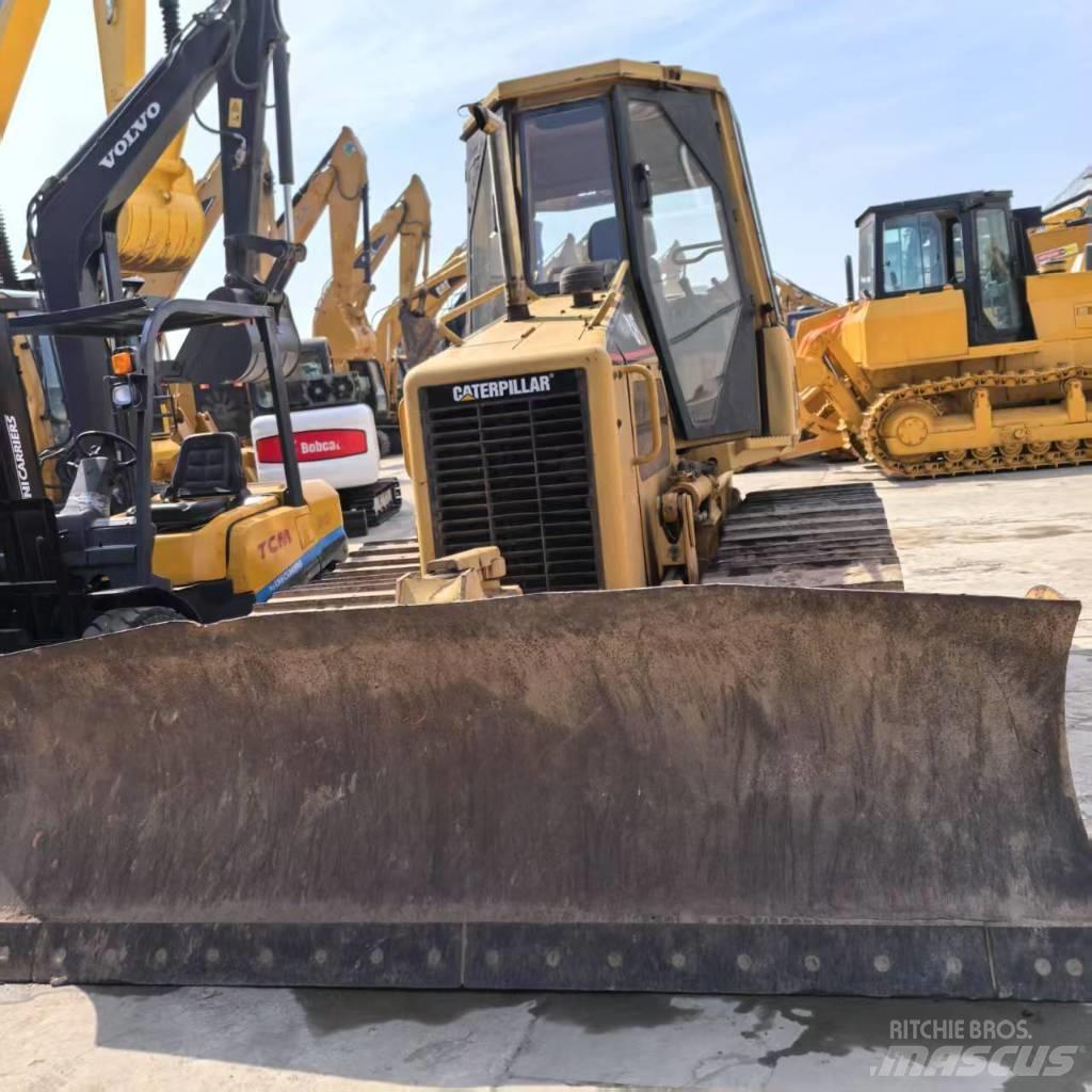 CAT D 5 G LGP بلدوزرات مجنزرة