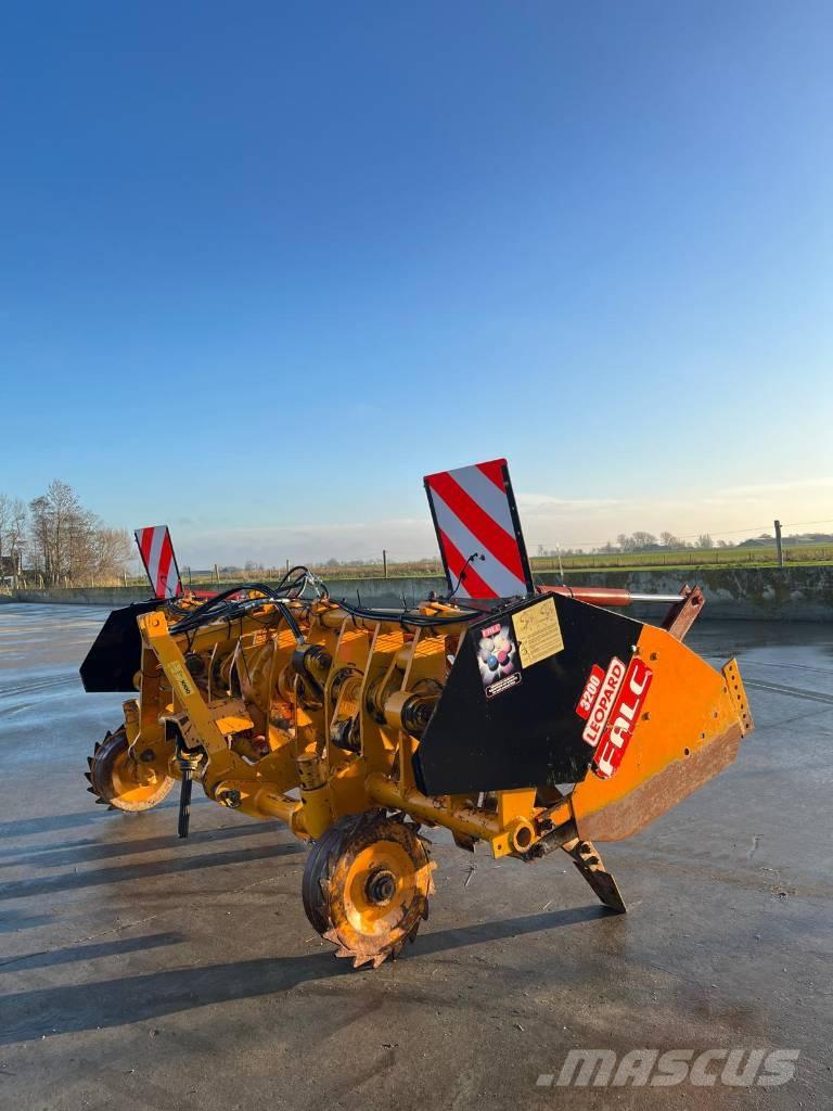 Falc Leopard 3200 الكاسحات وقلابات التربة ذات المحركات