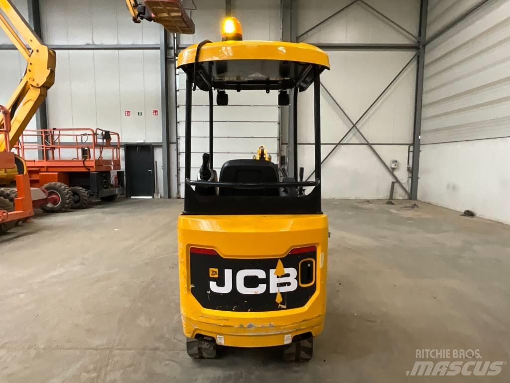 JCB 15 C-1 حفارات صغيرة أقل من 7 طن (حفارات صغيرة)