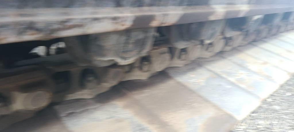 CAT 330 L حفارات زحافة