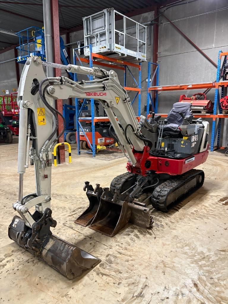 Takeuchi TB 225 حفارات صغيرة أقل من 7 طن (حفارات صغيرة)