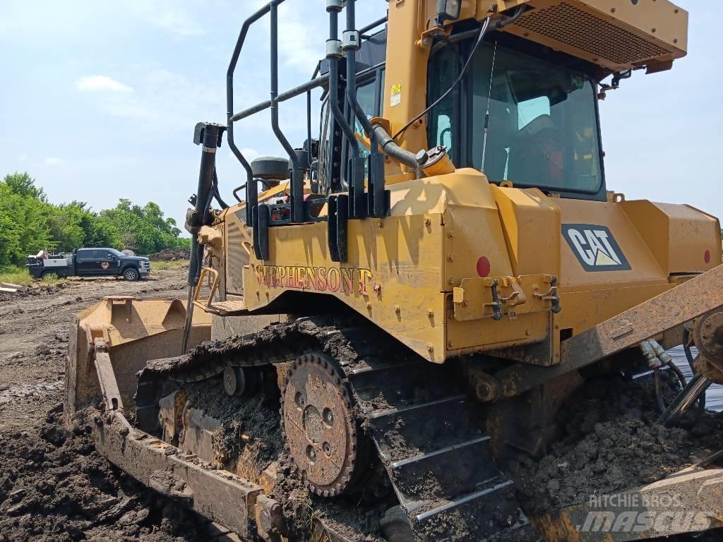 CAT D 6 T XL بلدوزرات مجنزرة