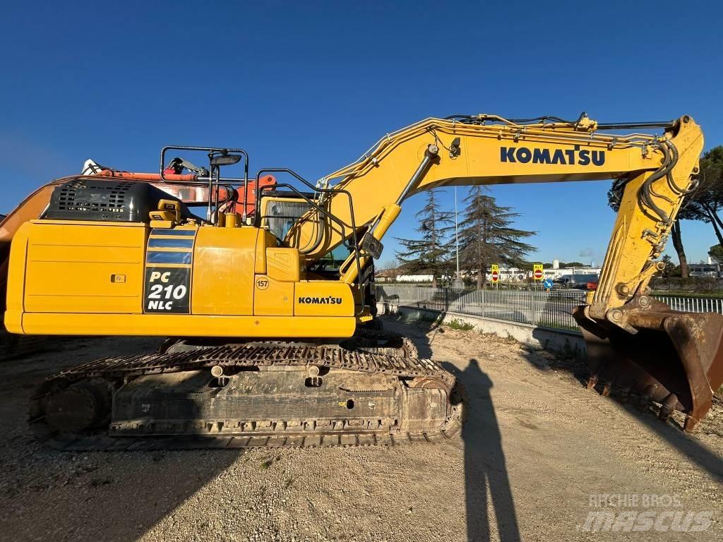 Komatsu PC210NLC-11 حفارات زحافة