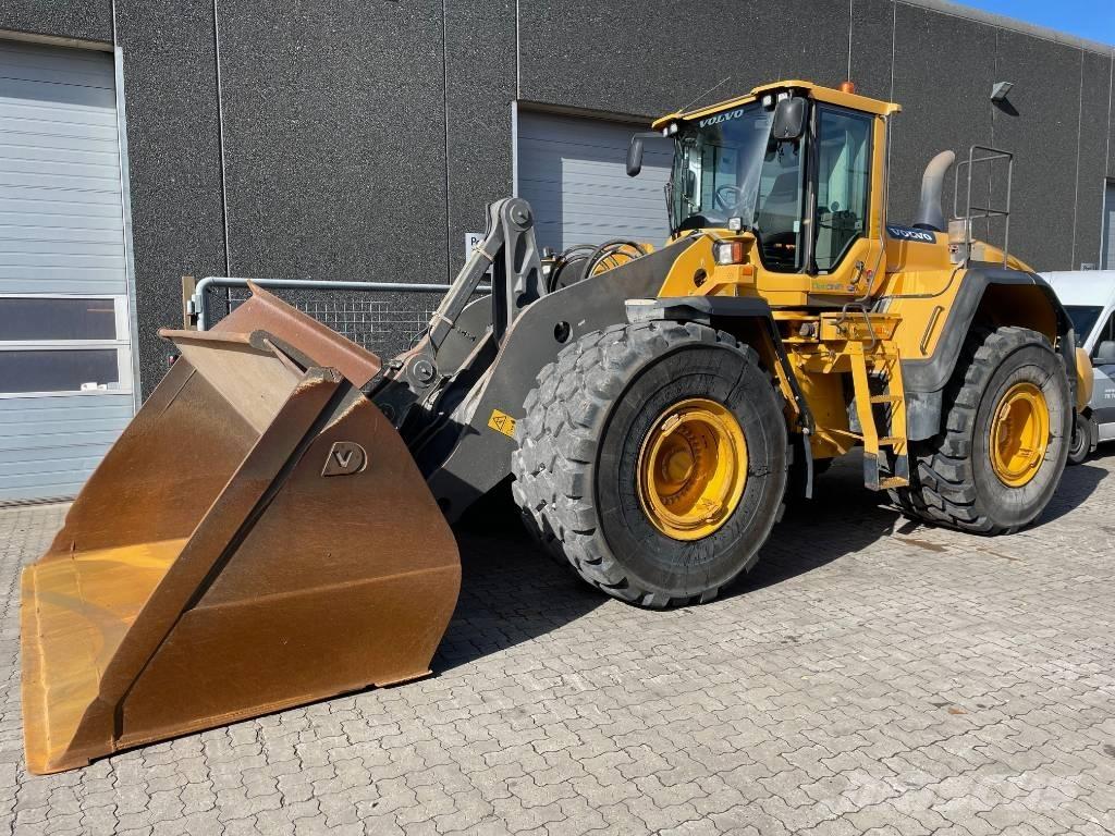 Volvo L220G لوادر بعجل