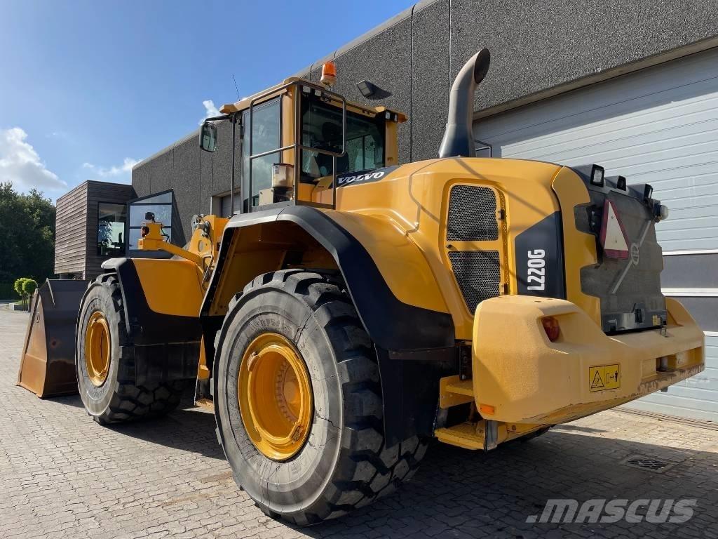 Volvo L220G لوادر بعجل