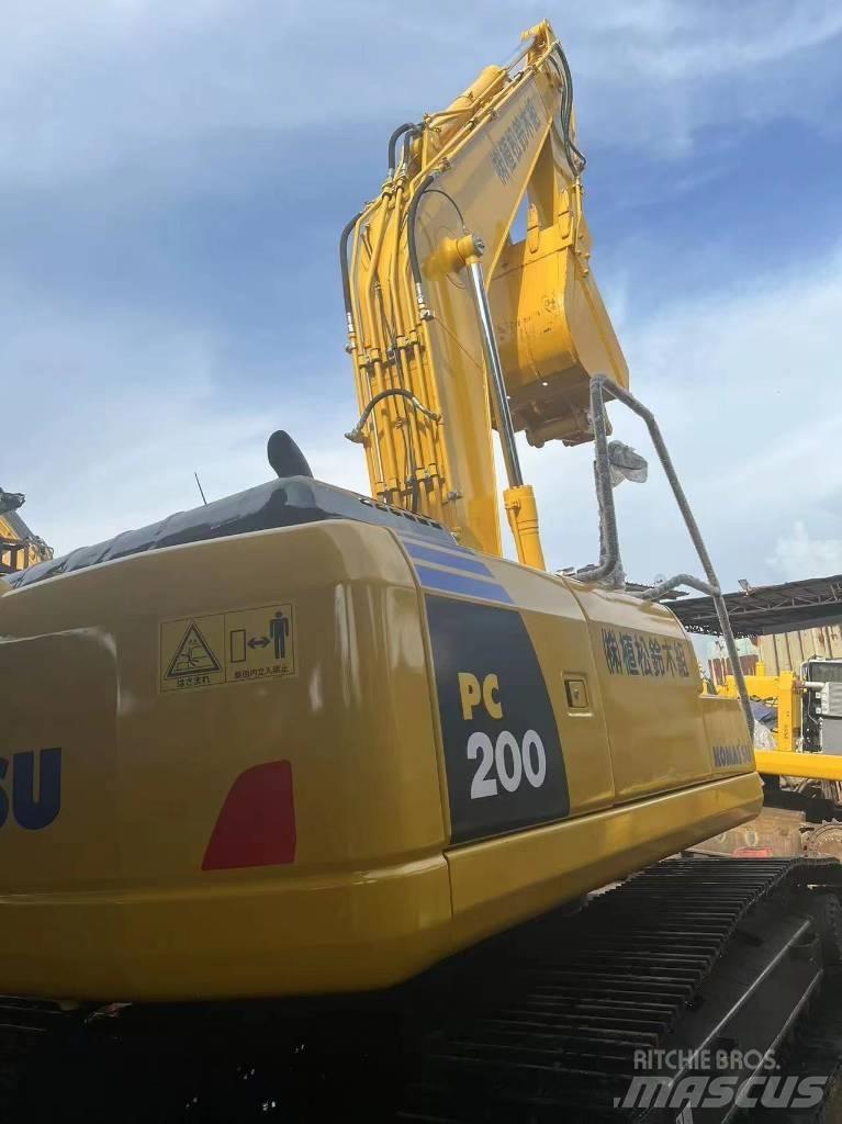 Komatsu PC 200-7L حفارات زحافة