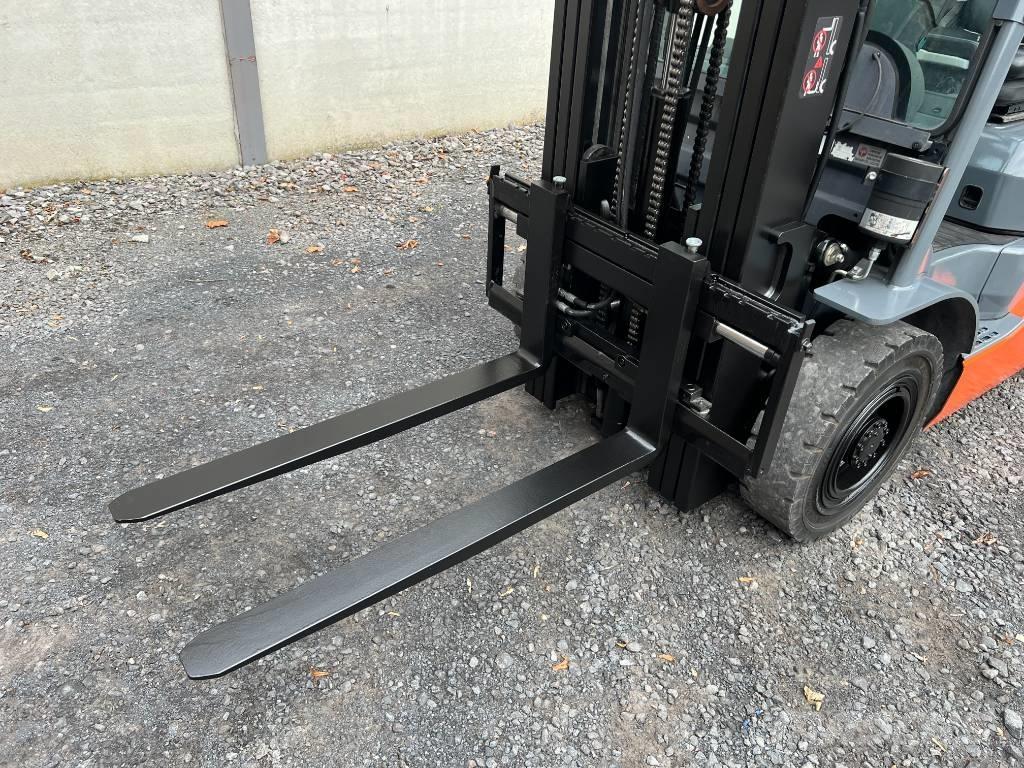 Toyota 02-8FGF25 شاحنات LPG