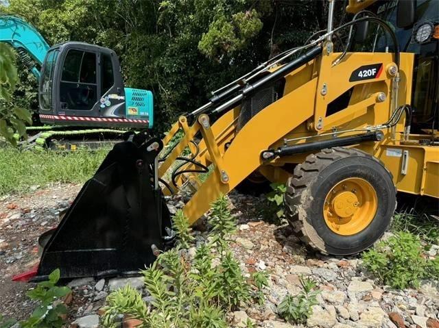 CAT 420 F لوادر ذات جرافات عكسية