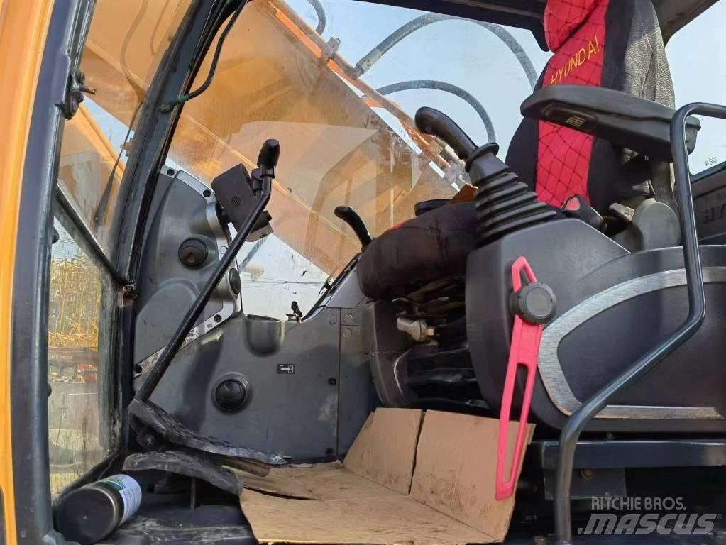 Hyundai 30 L-9 A حفارات زحافة