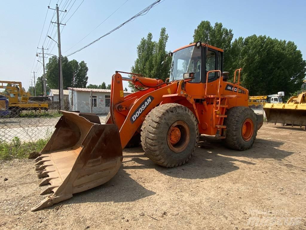 Doosan DL503 لوادر ذات جرافات عكسية